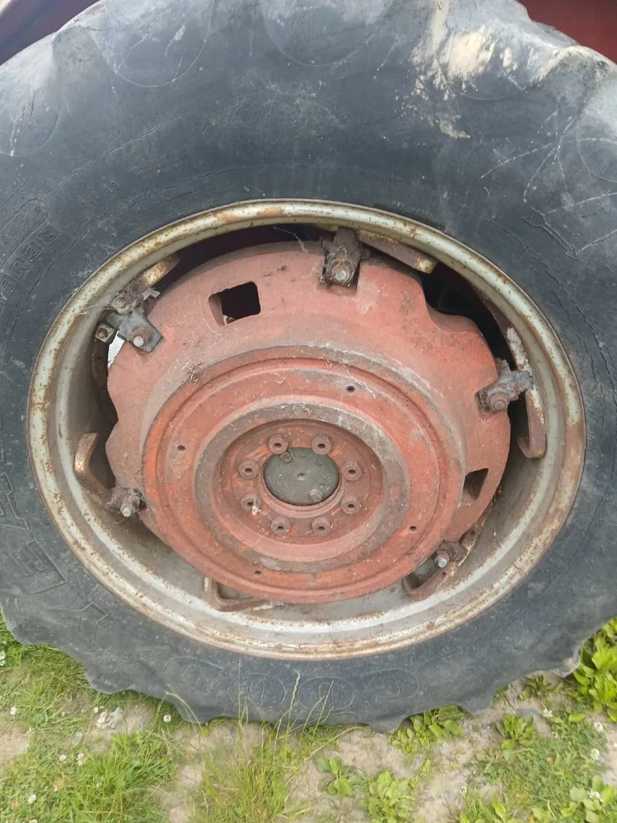 Massey tractor - Image 3