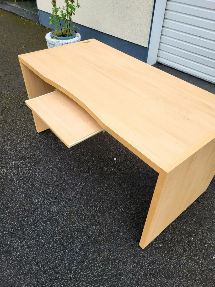 Good Desk - Image 1