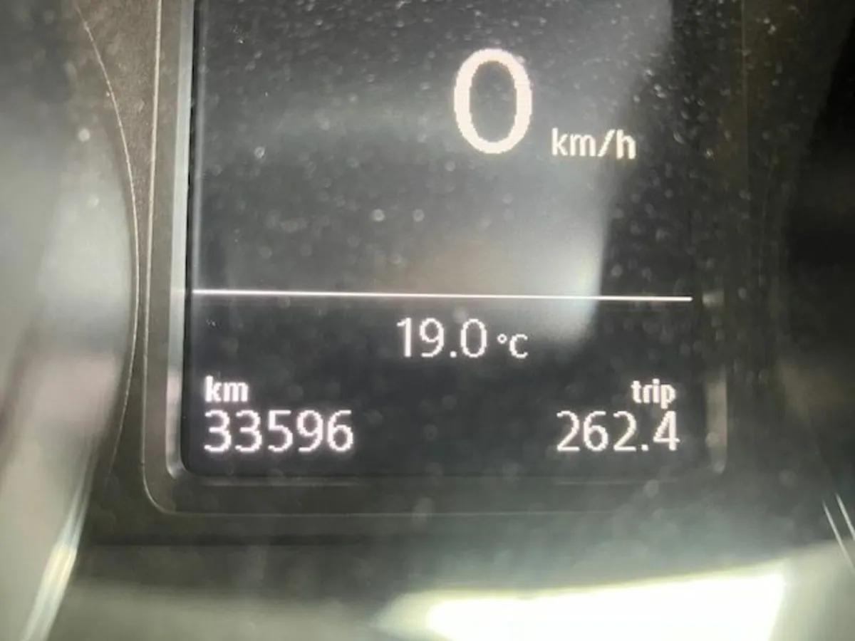Volkswagen Polo 2015 auto only 19k miles - Image 2
