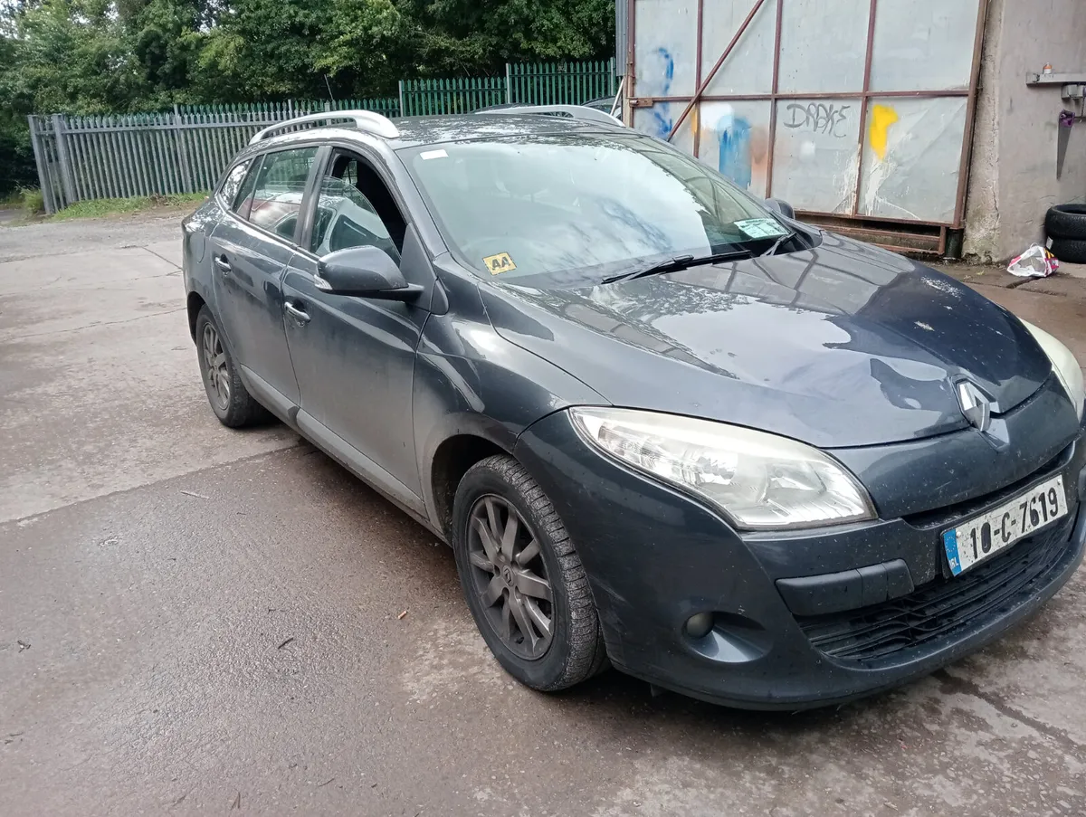 10 megane for parts - Image 1