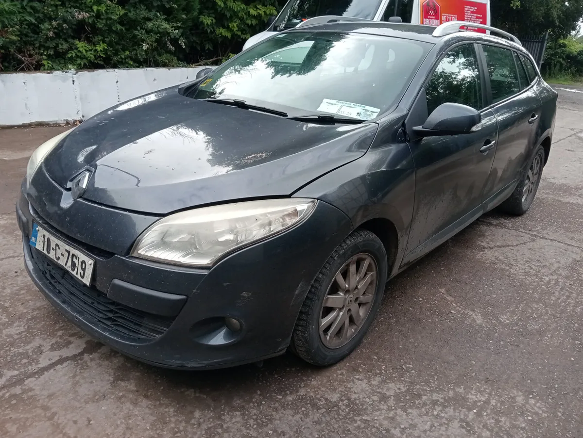 10 megane for parts - Image 2