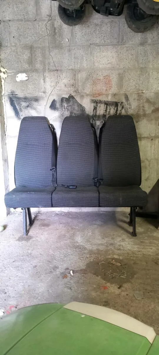 Seats & cooker,sink - Image 1