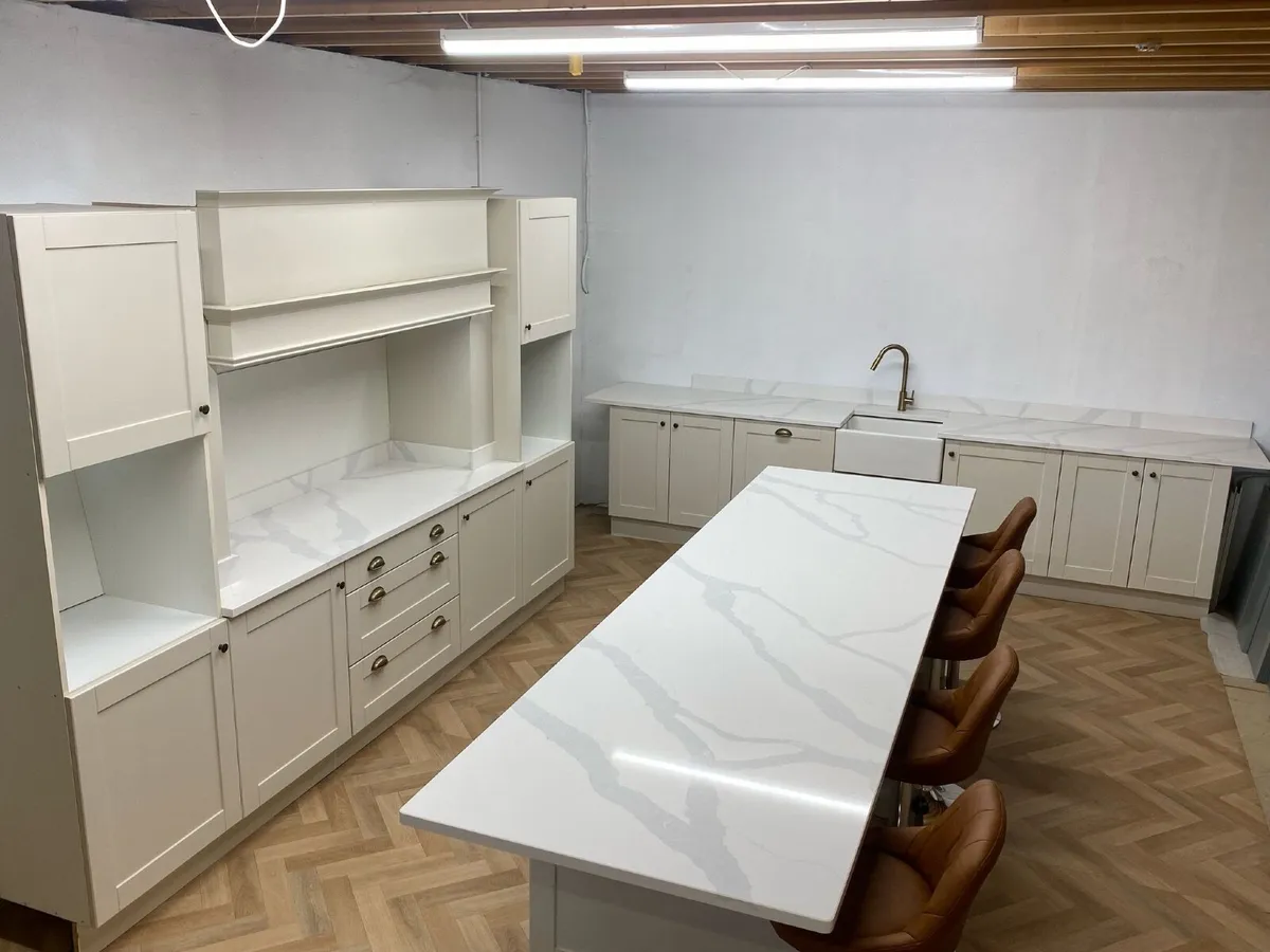 Painted Kitchen with Quartz Worktop - Image 1