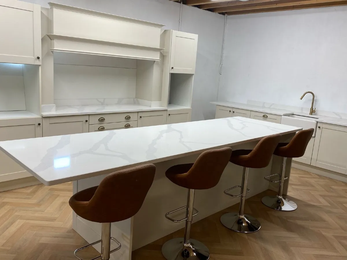 Painted Kitchen with Quartz Worktop - Image 2