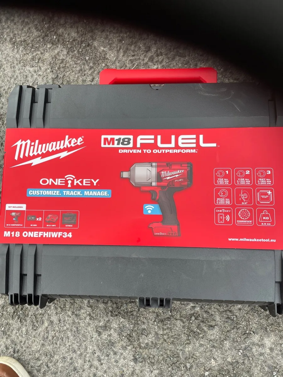 Milwaukee one key 3/4 impact wrench - Image 1