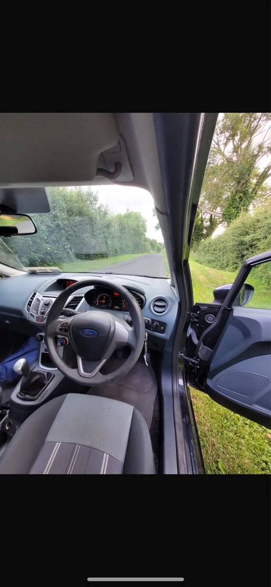 Ford Fiesta 2011 - Image 4
