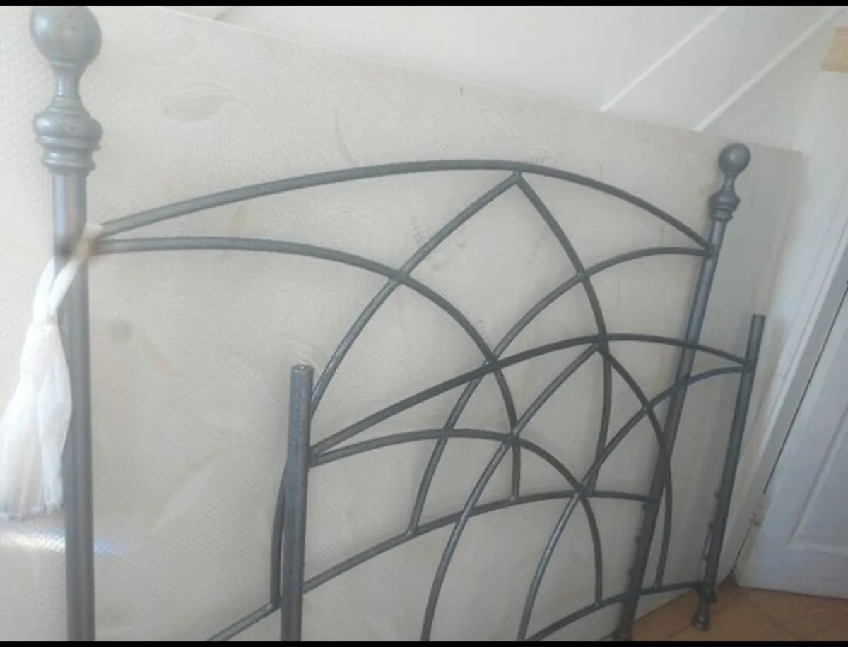 Strong double bed frame - Image 2