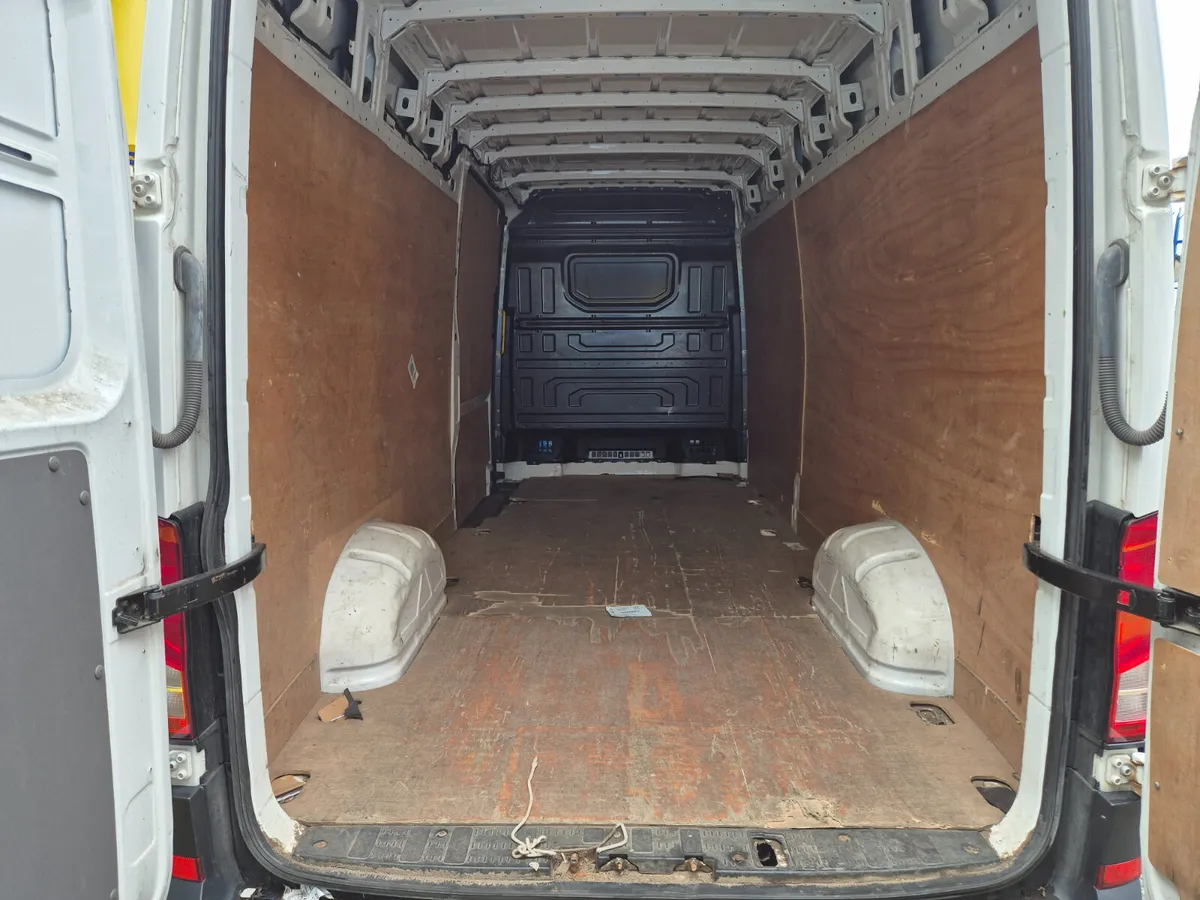 Volkswagen Crafter 2018 - Image 2