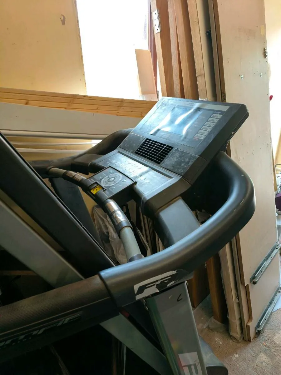 Professional Treadmill - Image 4