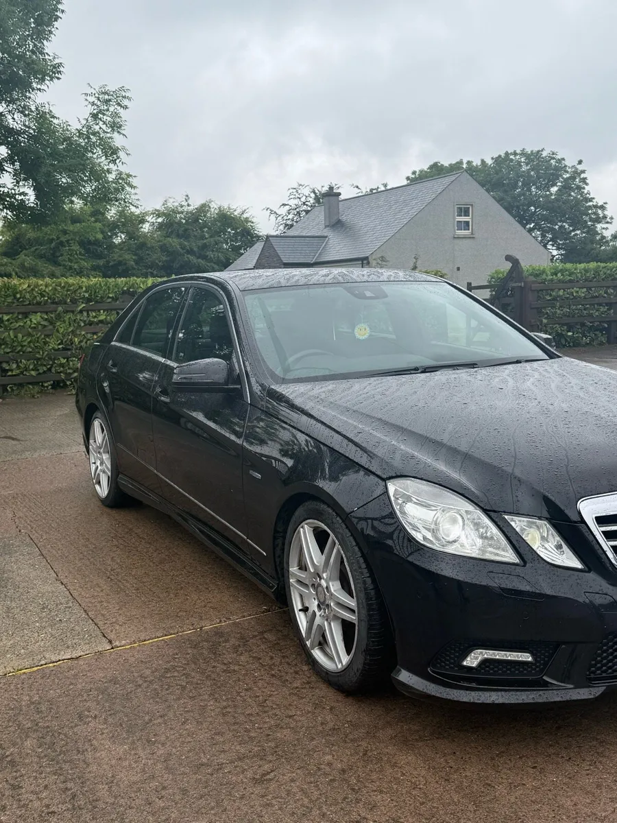 Mercedes E Class E250 Blue Efficiency sport - Image 2