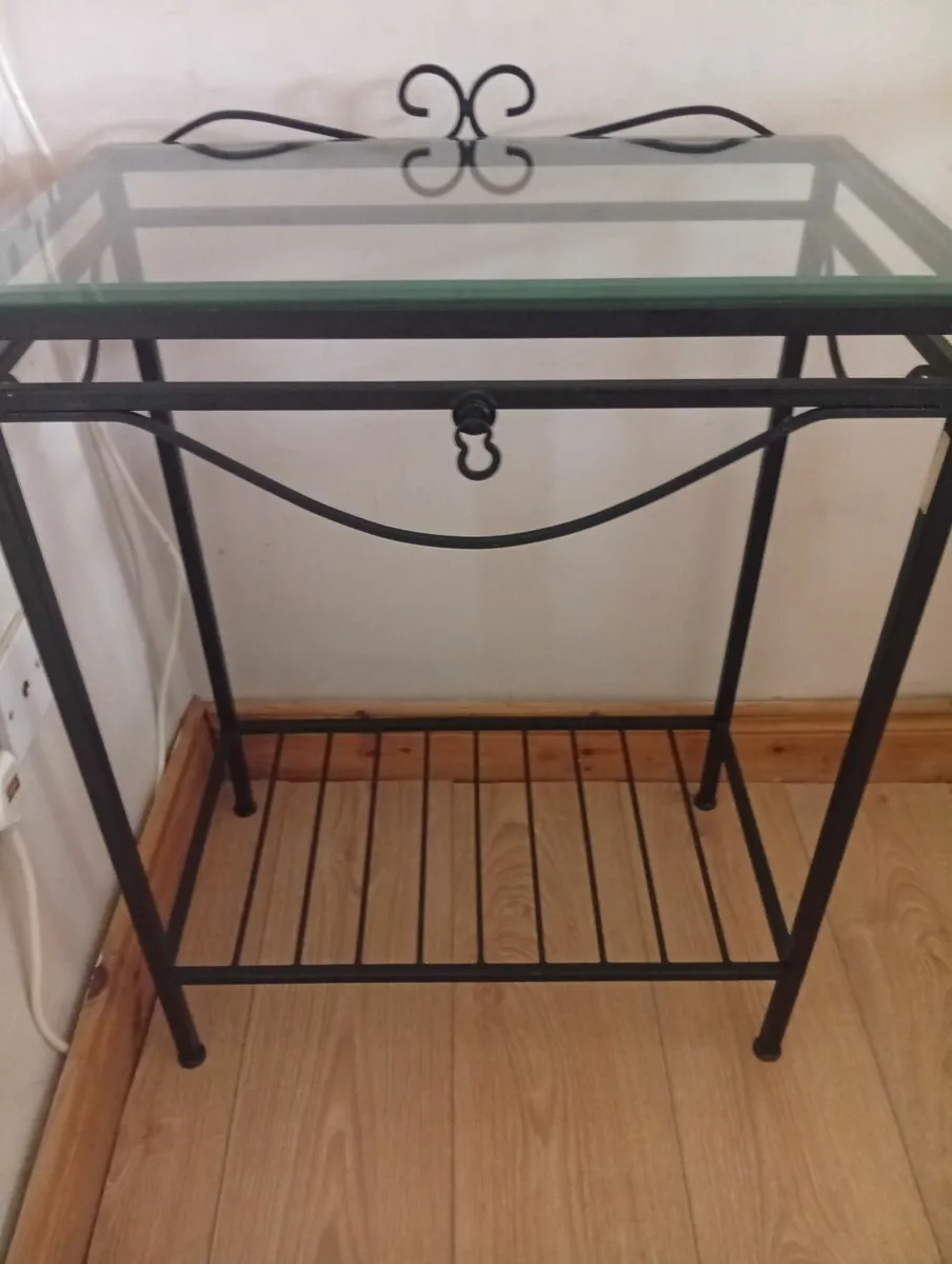 Hall Quality Modern Table with glass top - Image 2