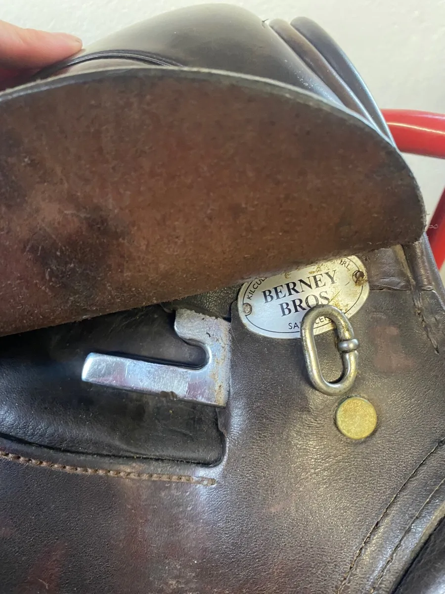 Tack room clear out Berney saddles - Image 4