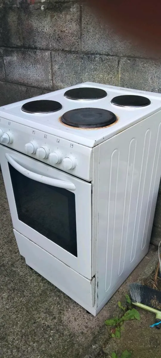 Electric cooker 'FREE' - Image 1
