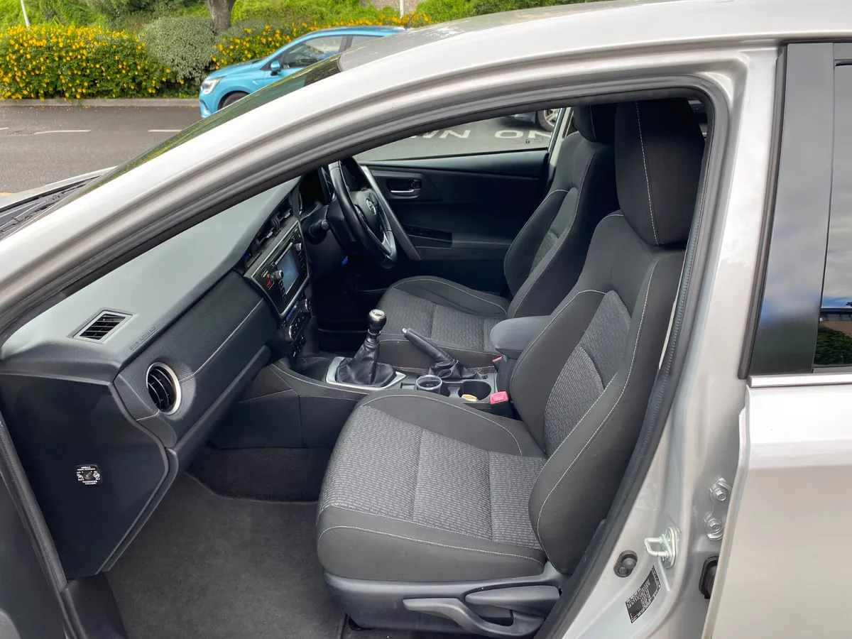 Toyota Auris - 0872558536 - Image 2