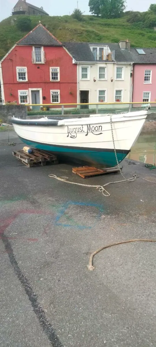 21 foot fibreglass punt - Image 1