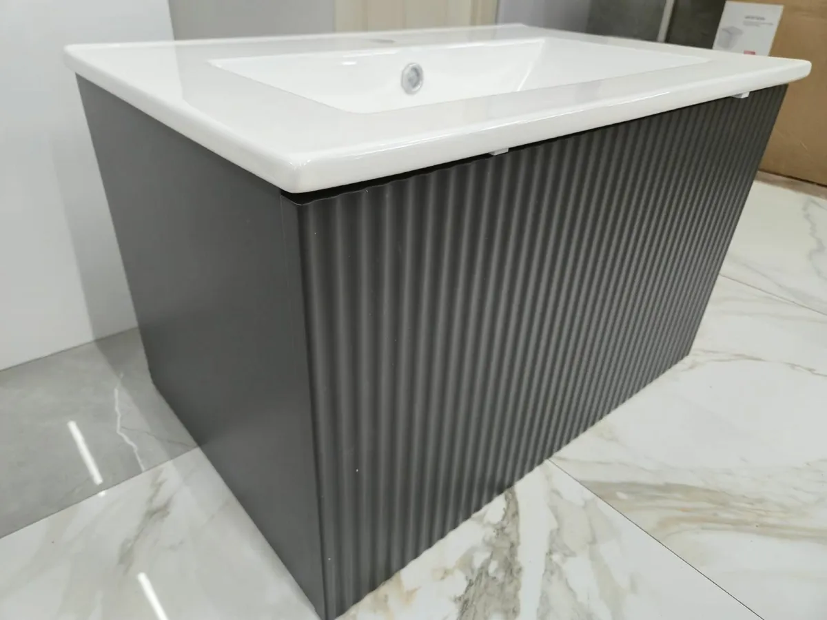 600mm Fluted Wall Hung Vanity Unit Anthracite - Image 1