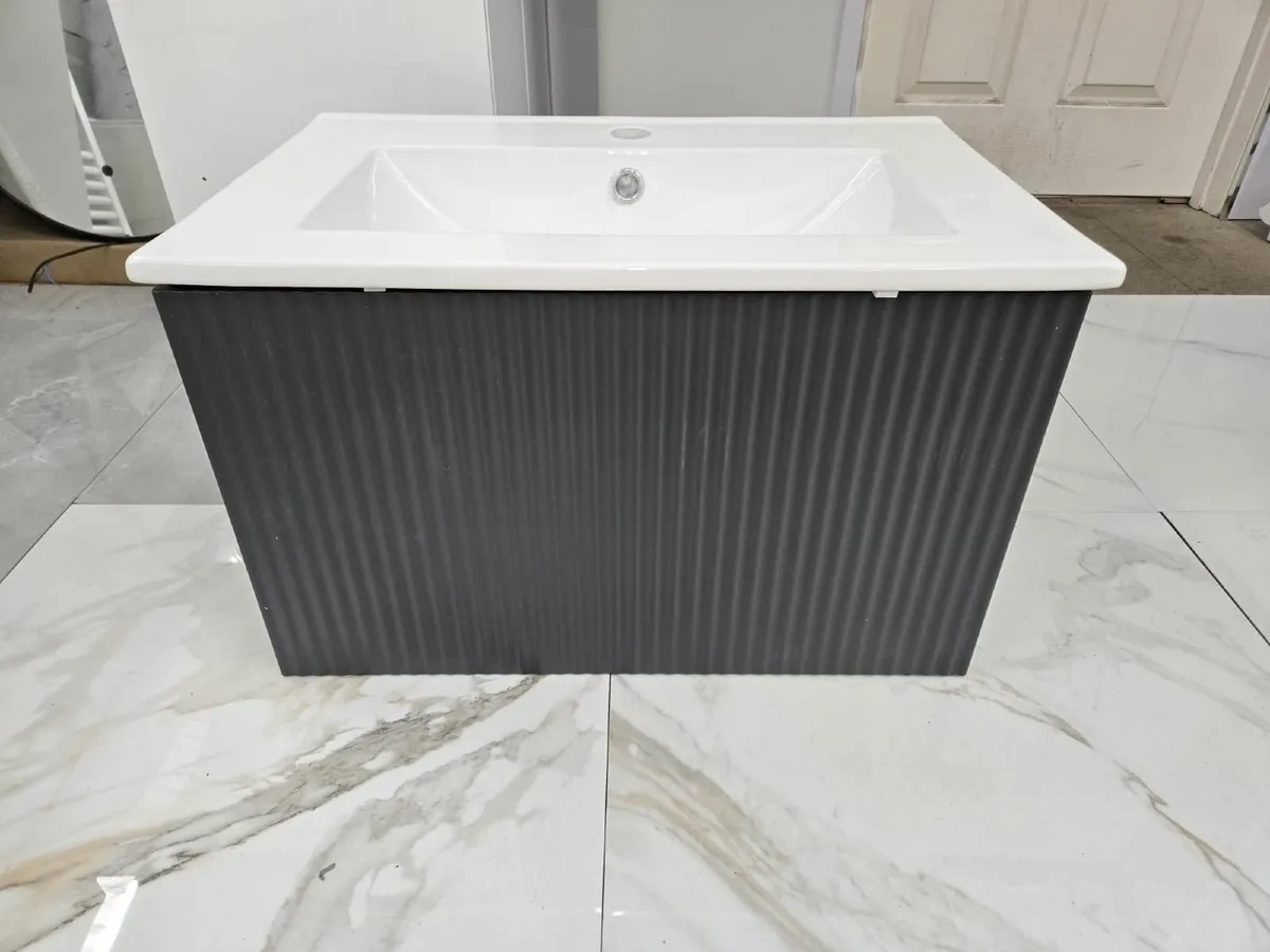 600mm Fluted Wall Hung Vanity Unit Anthracite - Image 2