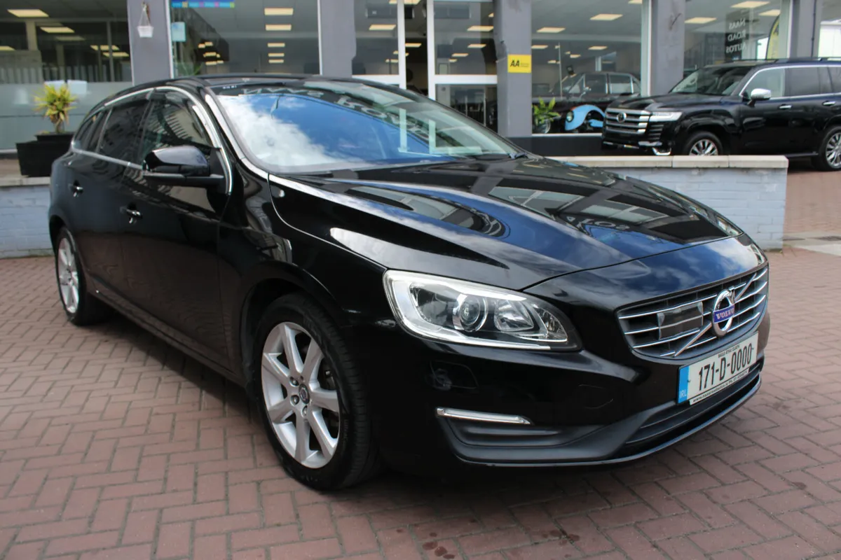 VOLVO V60 2.0D4 SE LUXURY 5DR ESTATE AUTOMATIC - Image 2