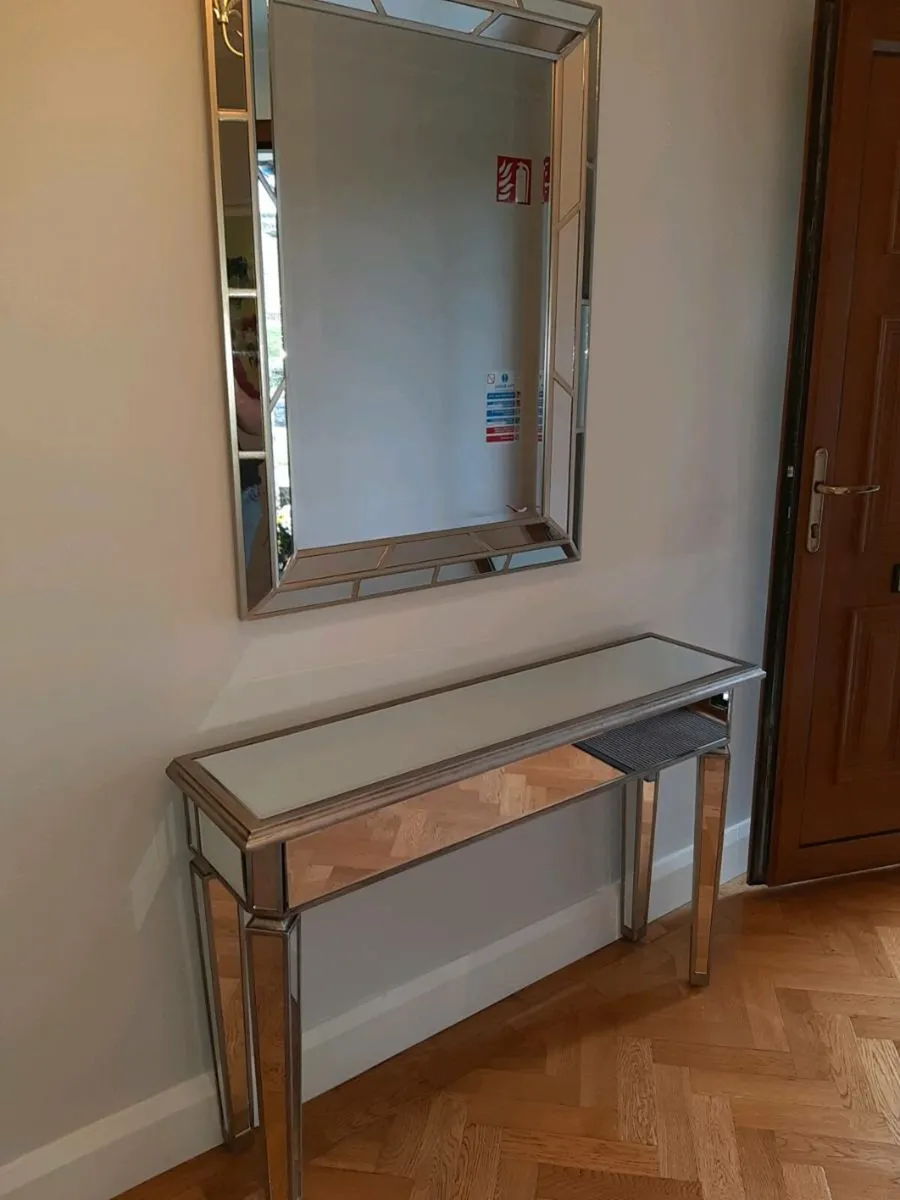 Hall mirror and Table - Image 2