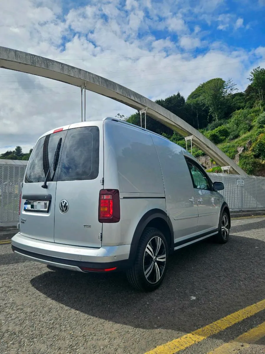 Volkswagen Caddy Alltrack - Image 3
