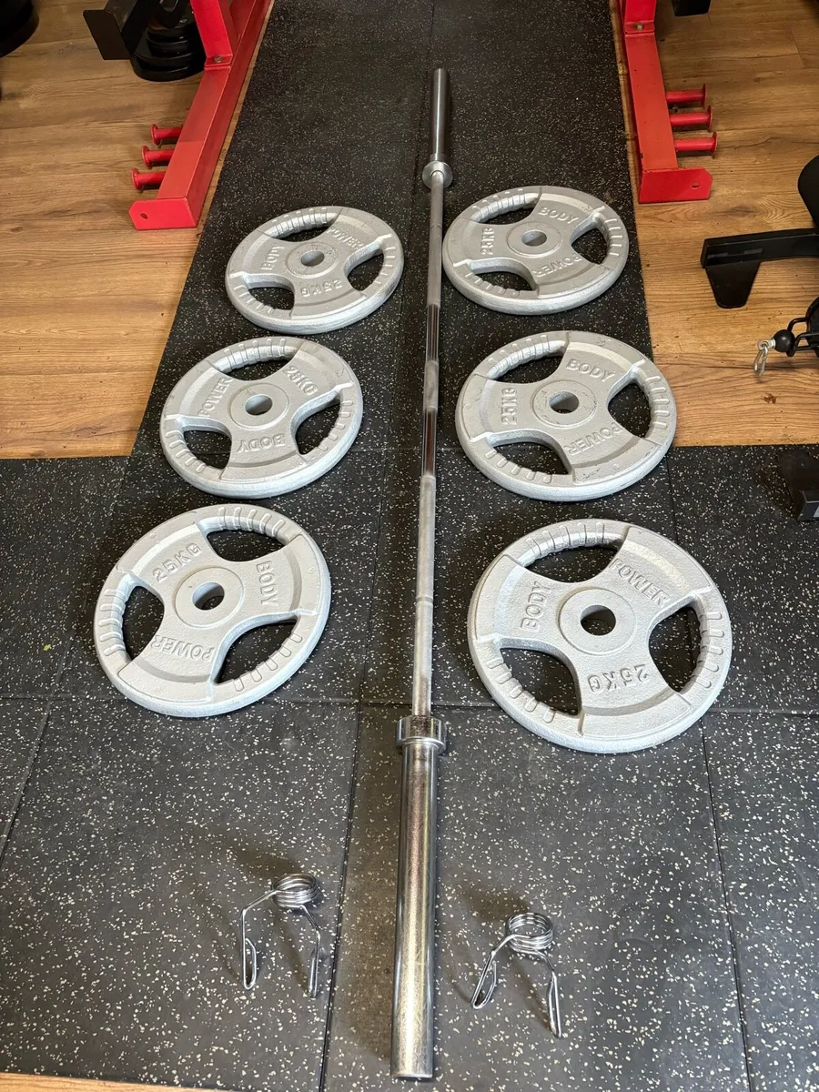 OLYMPIC BARBELL, COLLARS + 6 X 25KG METAL PLATES!!