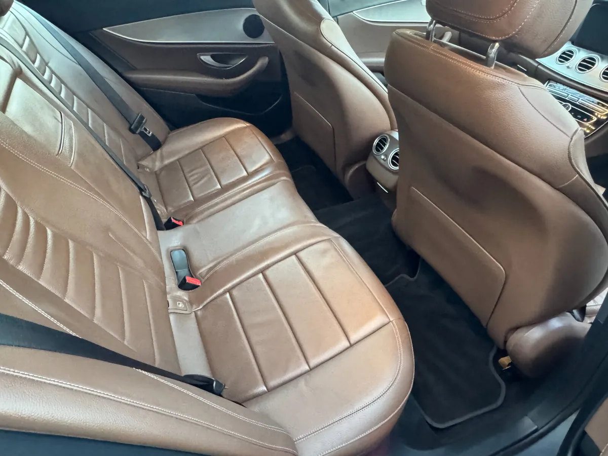 2019 Mercedes E220 SE - Image 4