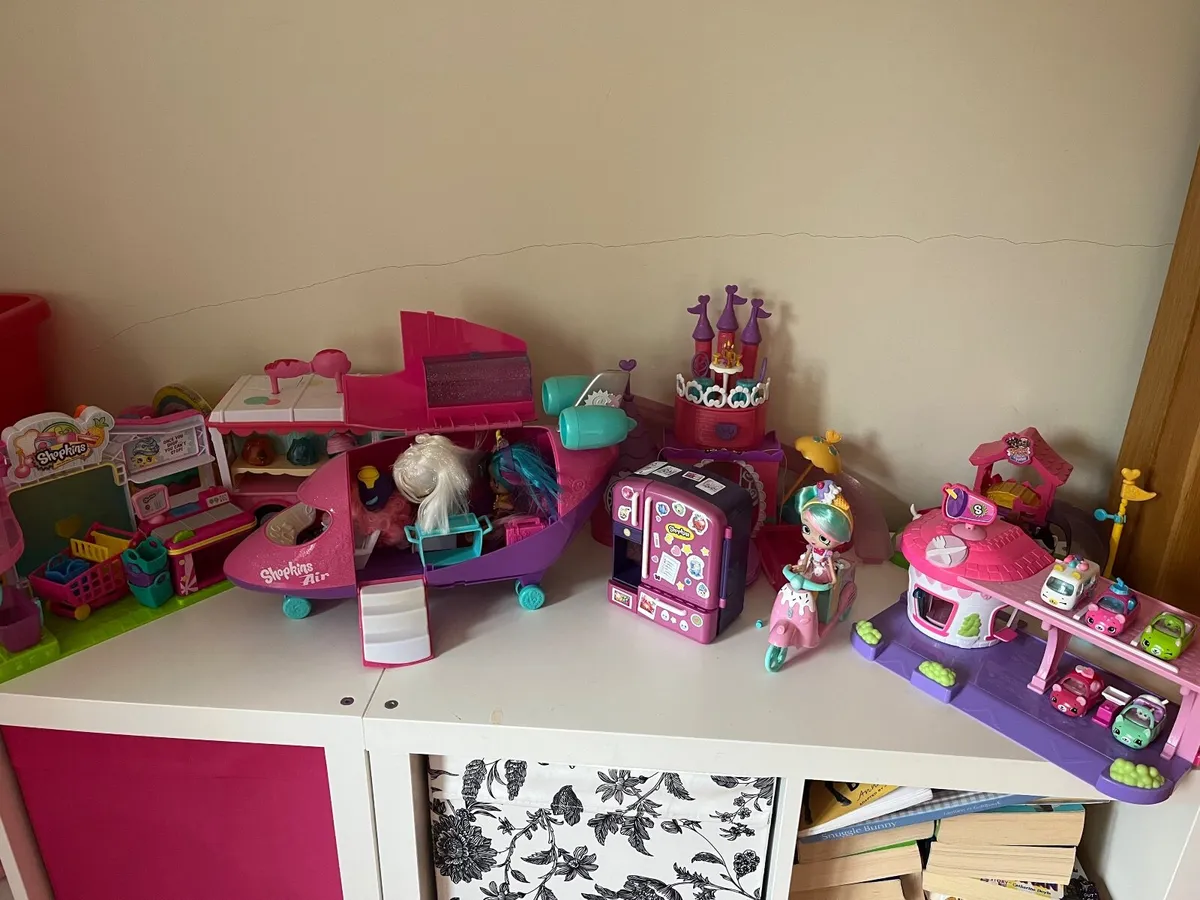 Toys - Image 1