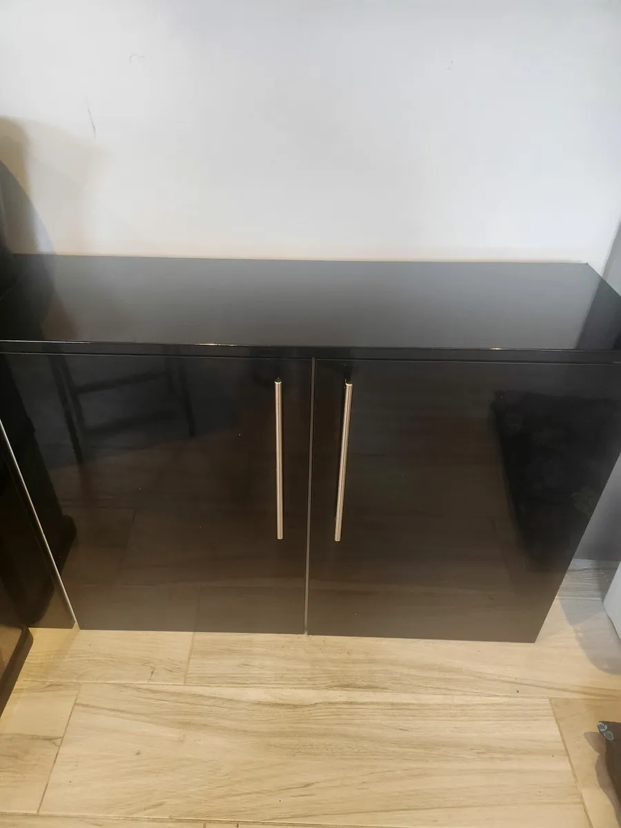 2 x 2 door kitchen units