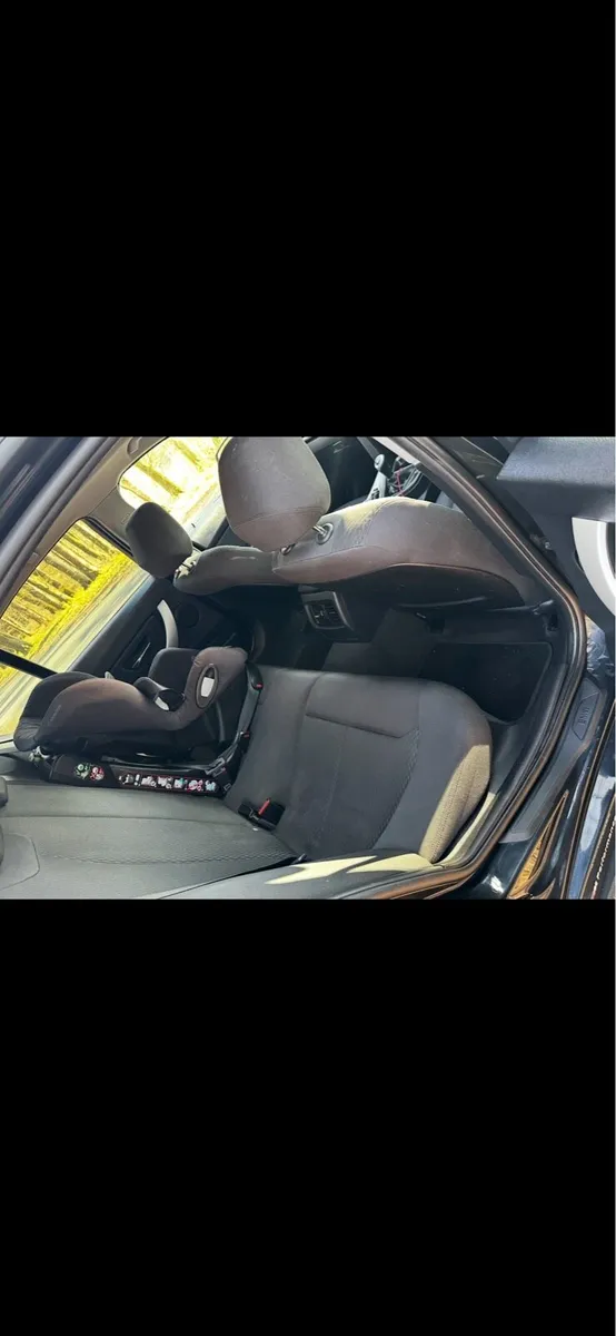 BMW 320d Exclusive - Image 3