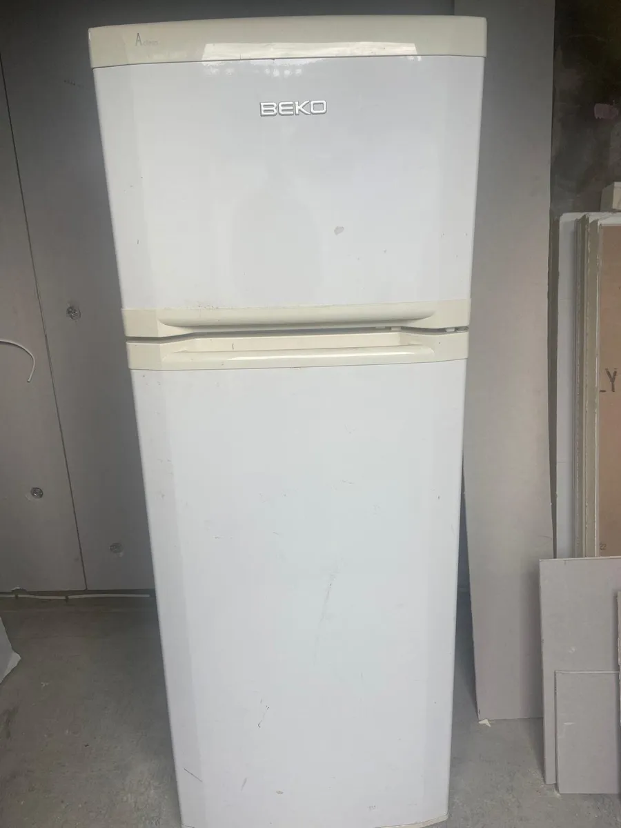 White fridge - Image 1