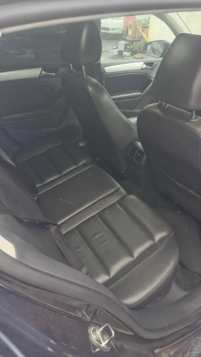 Volkswagen Golf 2011 - Image 4