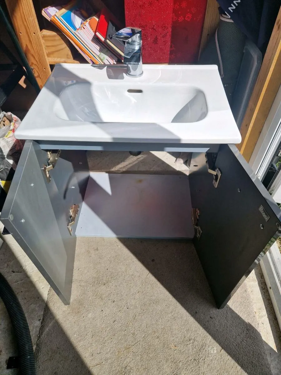 Sonas Bathroom Vanity Unit with Sink (wall hung) - Image 3