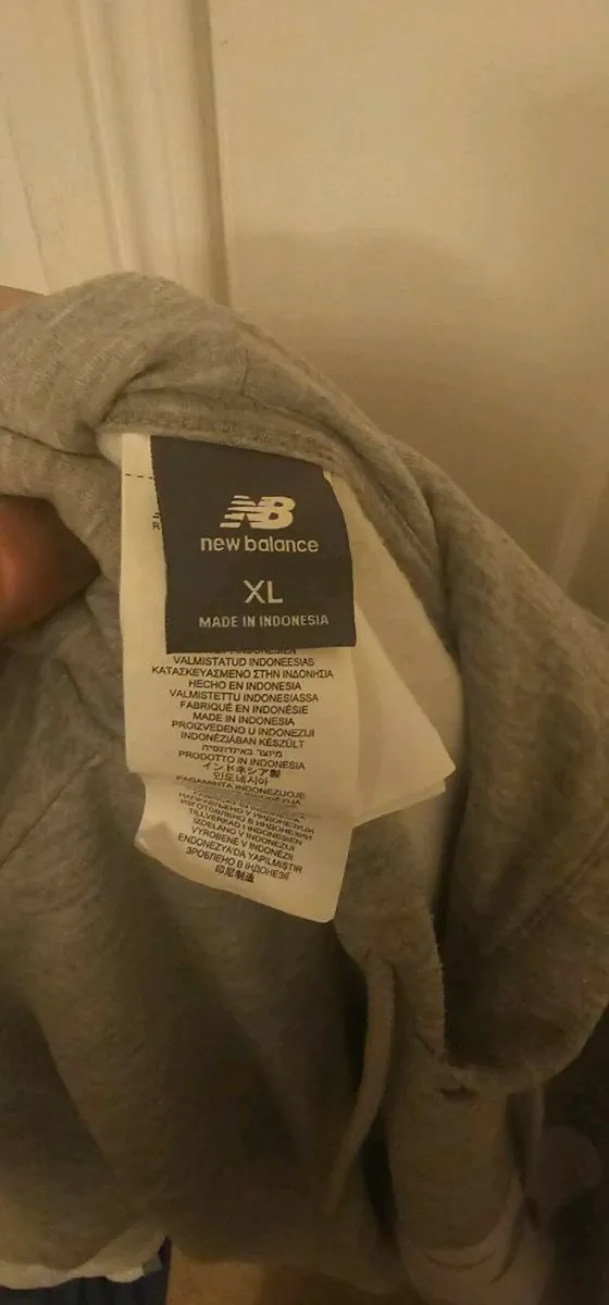 New Balance Hoodie worn once - Image 4