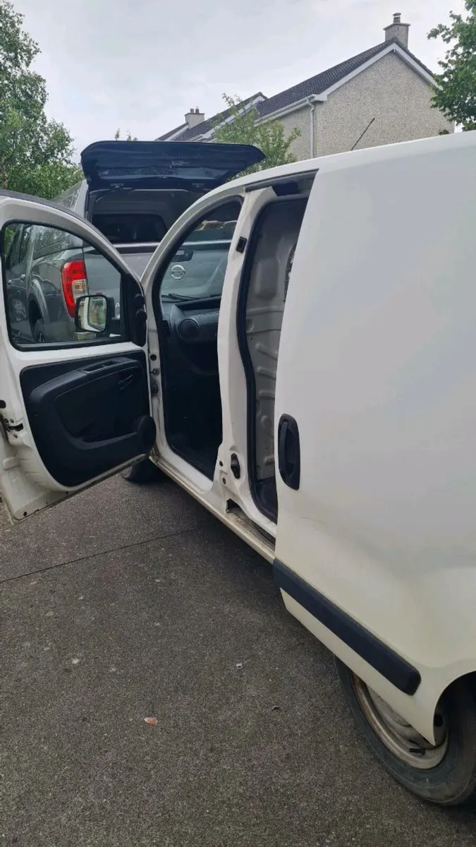 132 Peugeot Bipper - Image 2