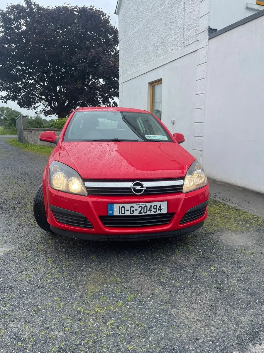 Vauxhall Astra 2010 - Image 2