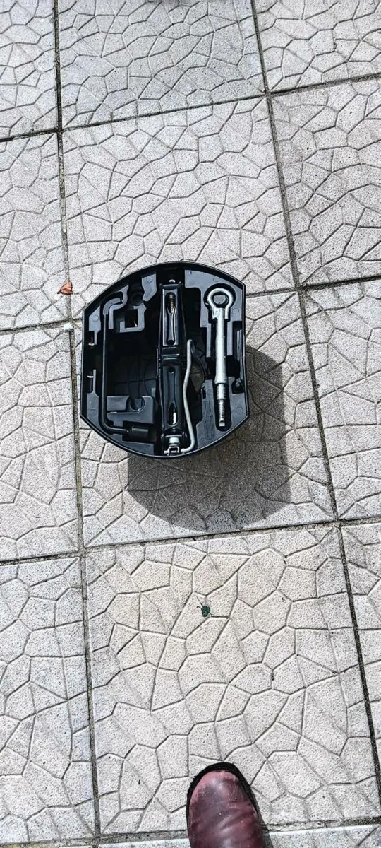 Car jacks - Image 1