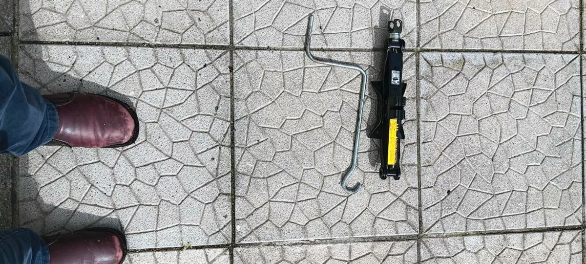 Car jacks - Image 2