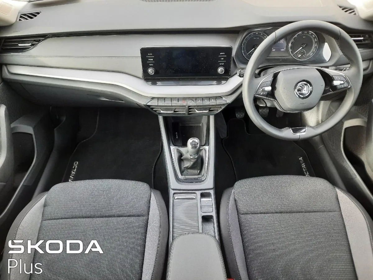 Skoda Octavia  tiny Mileage ambition 2.0tdi 115HP - Image 2