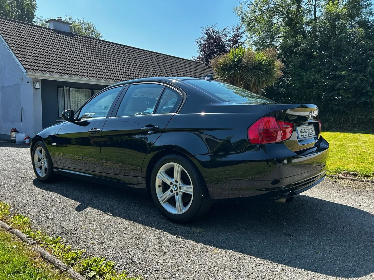 BMW 3 Series Black (Beige int) - Image 2