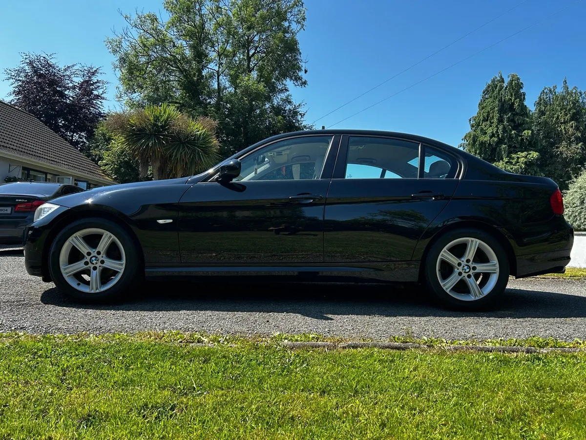 BMW 3 Series Black (Beige int) - Image 4