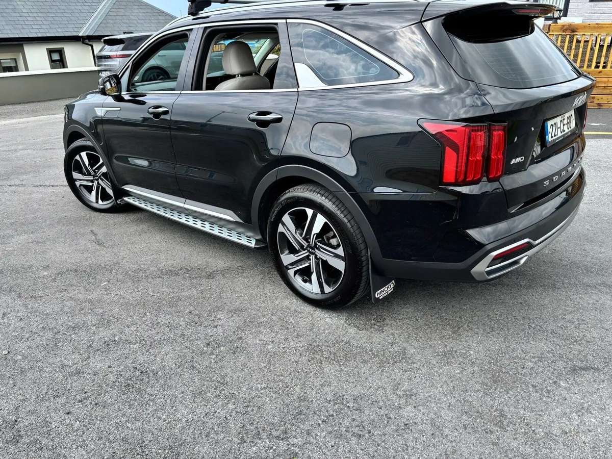 Car - Image 4