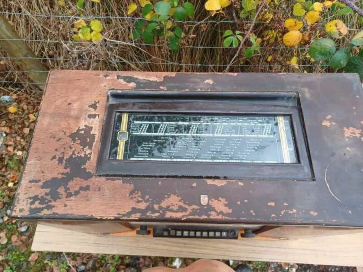 Vintage valve radios - Image 4