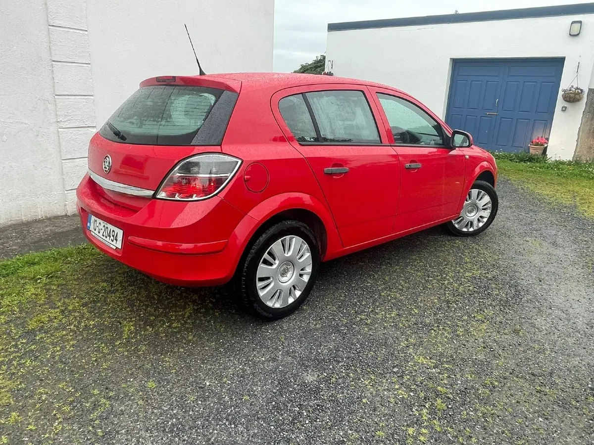 Vauxhall Astra 2010 - Image 1