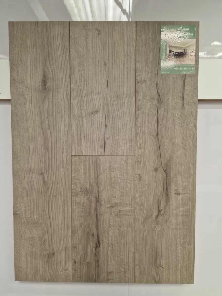 Laminate Flooring - Image 4