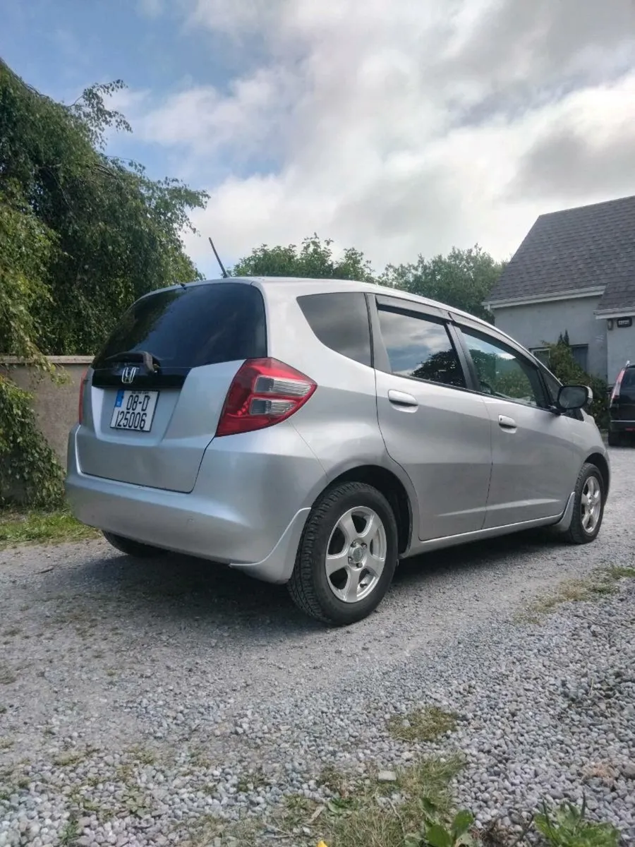 08 Honda Fit 1.3 automatic. New NCT - Image 4