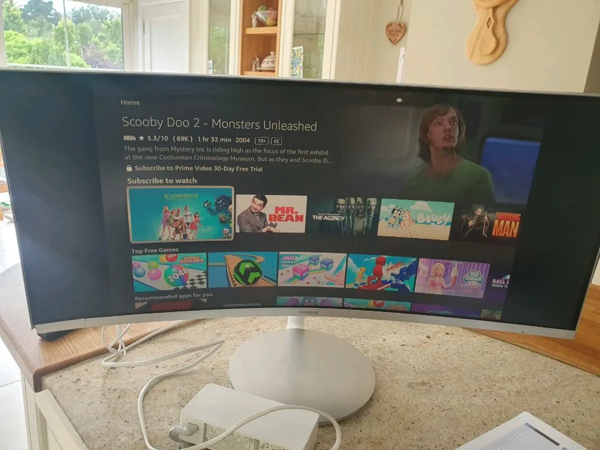 Samsung 34inch widescreen curved monotor - Image 1