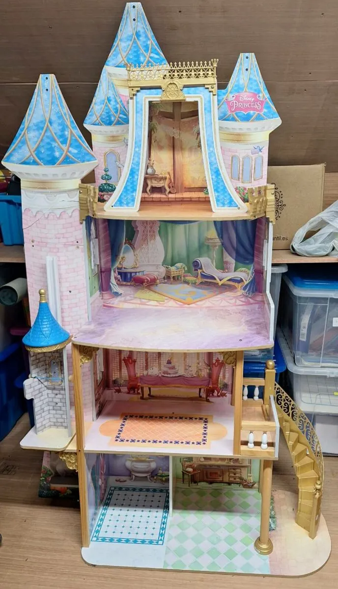 Slightly Damaged Kidkraft Disney PrincessDollhouse - Image 1