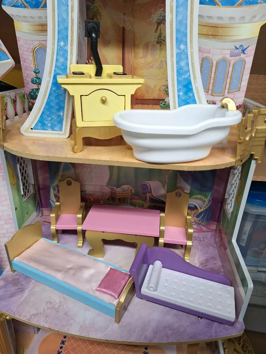 Slightly Damaged Kidkraft Disney PrincessDollhouse - Image 4