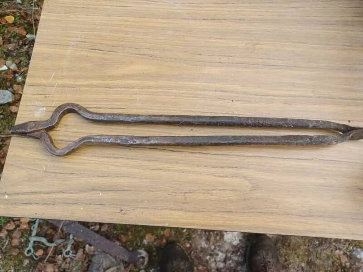 Antique fire thongs - Image 2