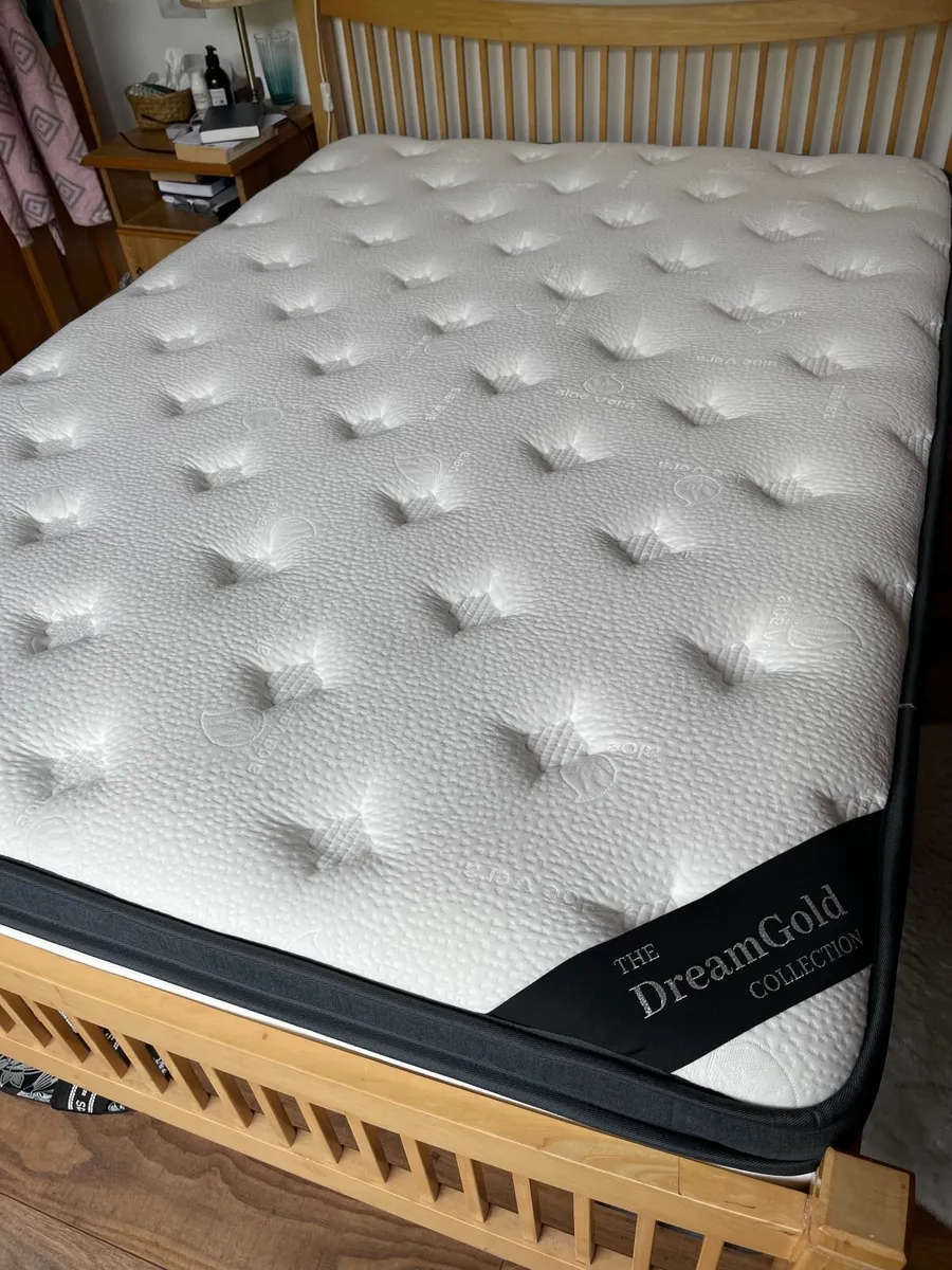 Double mattress: Dreamgold Collection Curragh - Image 1